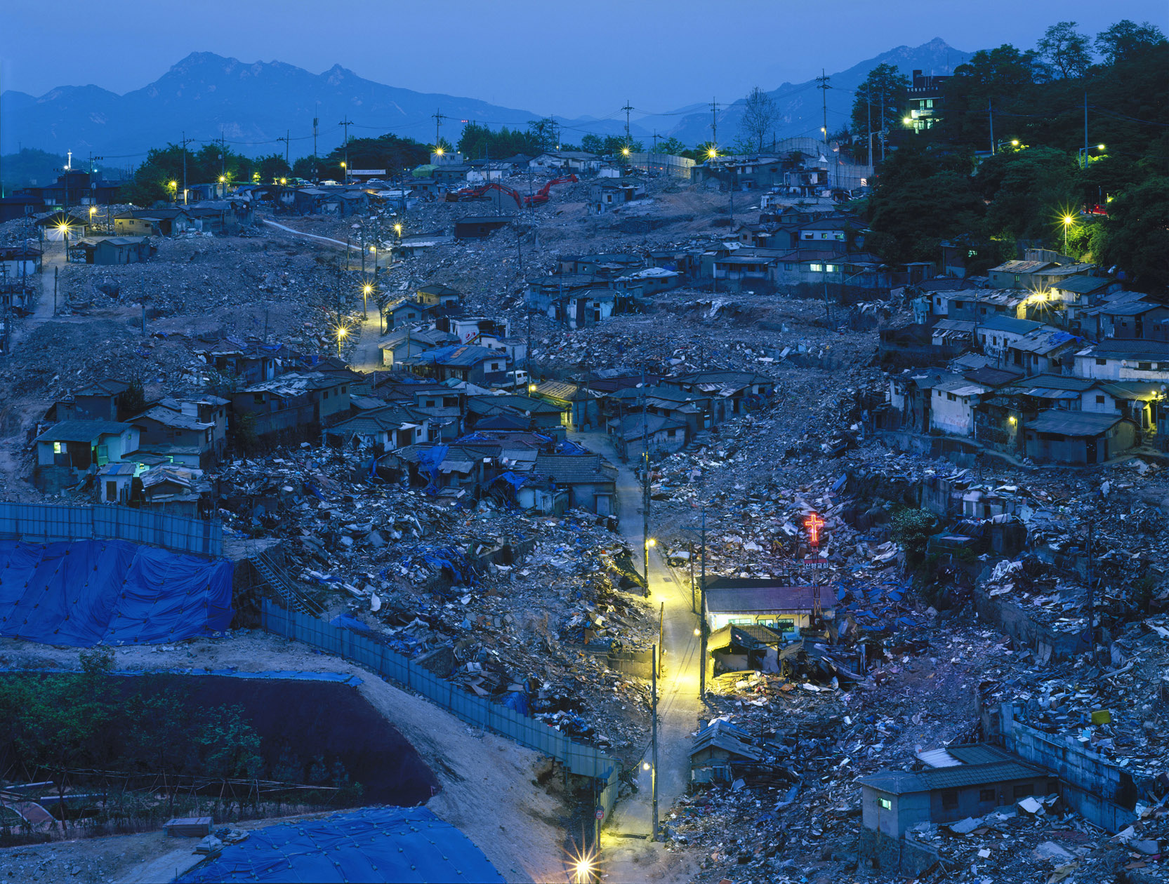 안세권_서울 뉴타운 풍경_월곡동의 사라지는 빛 2 2007_2008